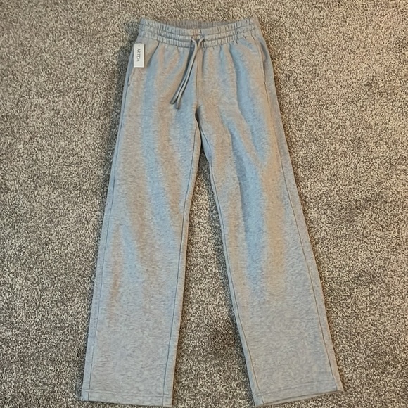 ARITZIA | TNA | Sweatfleece Cozy Fleece Boyfriend Straight Sweatpant - Picture 2 of 7